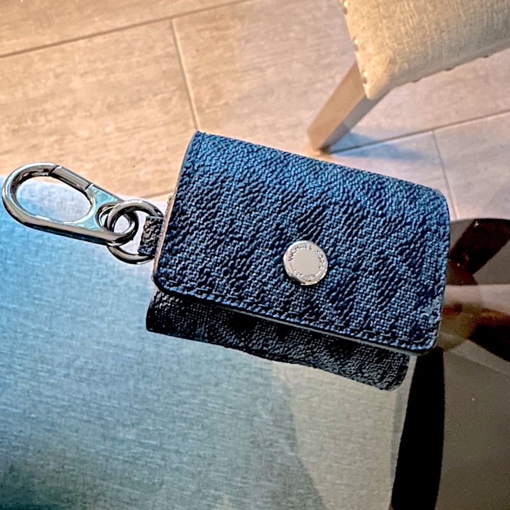 Michael Kors AirPods Logo Clip Case
